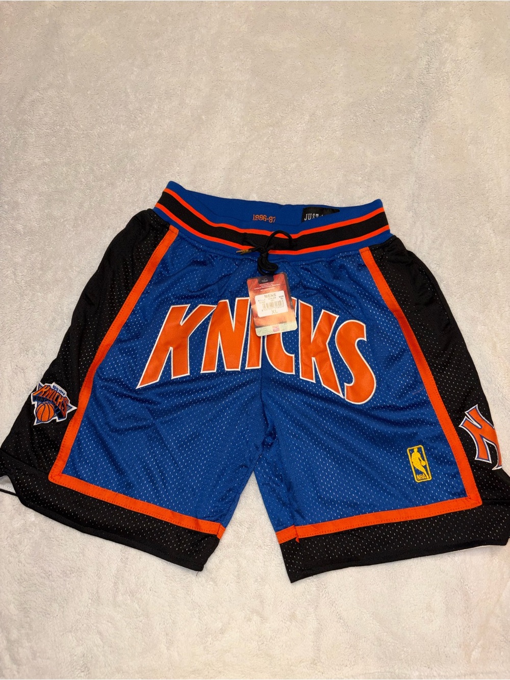 New York Knicks Shorts Vintage 96-97 Size XL 4 Pockets